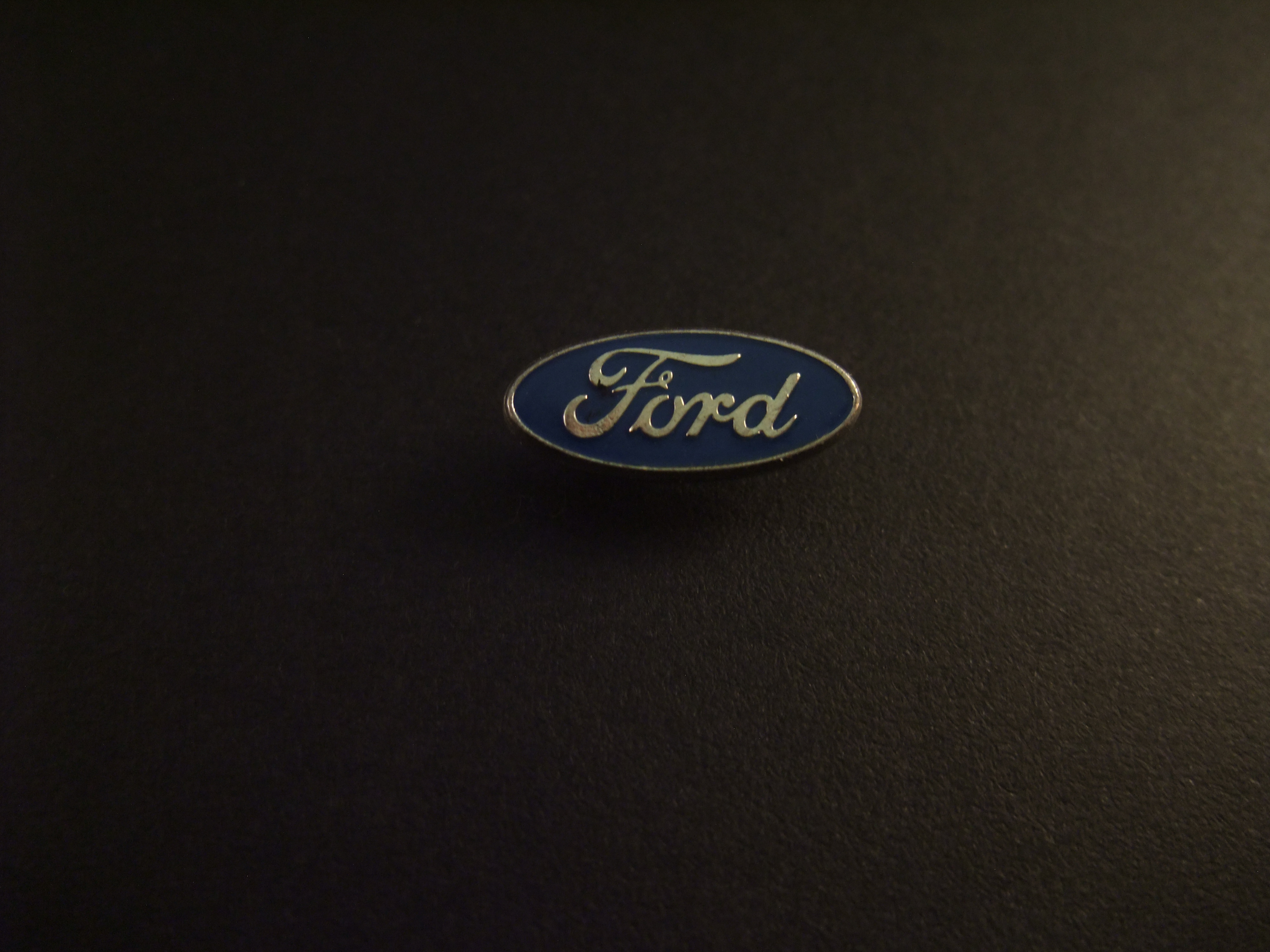 Ford logo ovaal model klein
